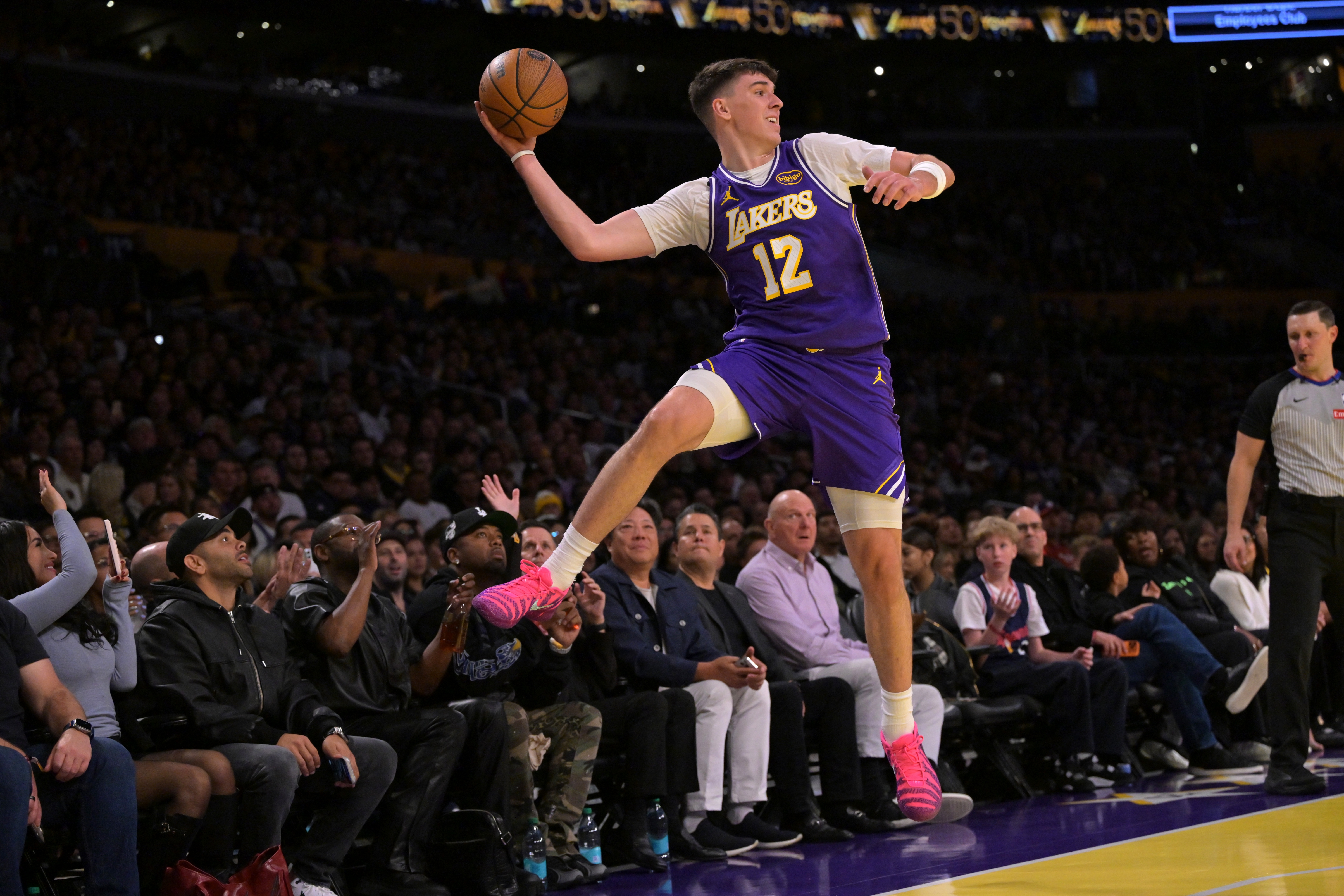 拉拉维亚谈角色定位：防守冲抢投篮 季后赛心态不变