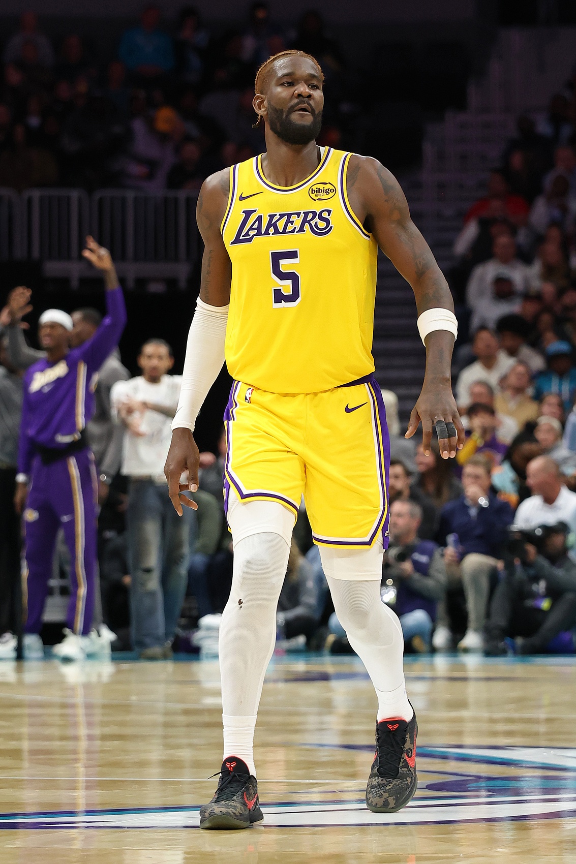 艾顿放话首轮死磕火箭篮板 称湖人需以防守团结应对